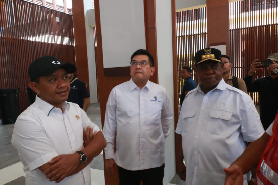 Berkunjung Ke Fakfak Menteri Bahlil Kenang Perjuangan Merintis Bandara