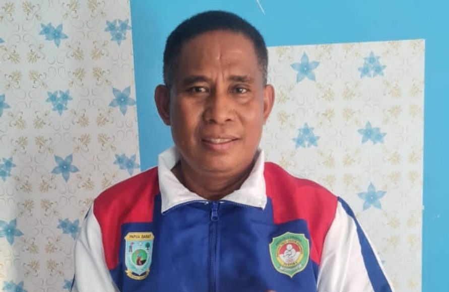 Ketua Persatuan Tinju Amatir Indonesia (Pertina) Papua Barat, Clinton Tallo